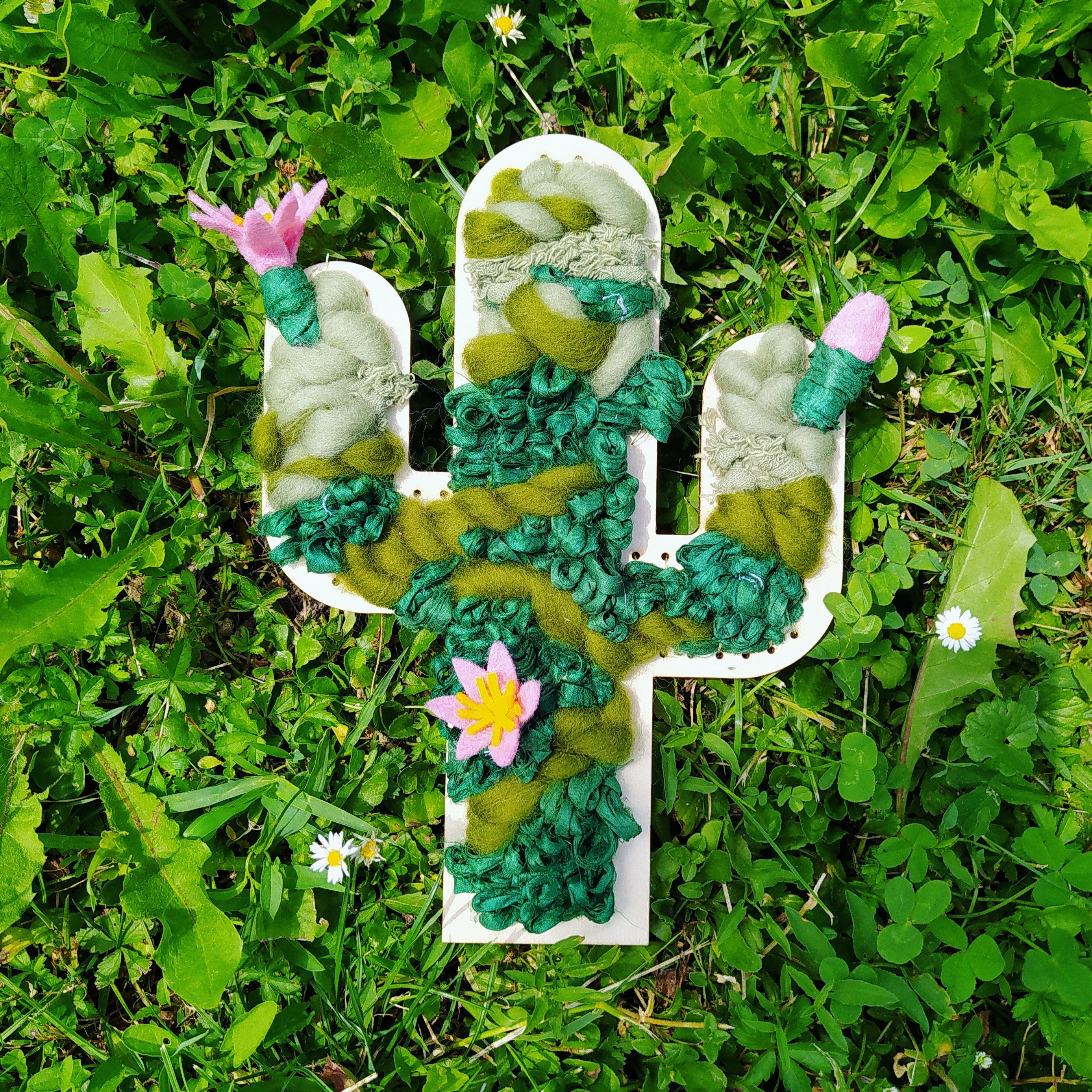 cover image of th tinker Cactus loom