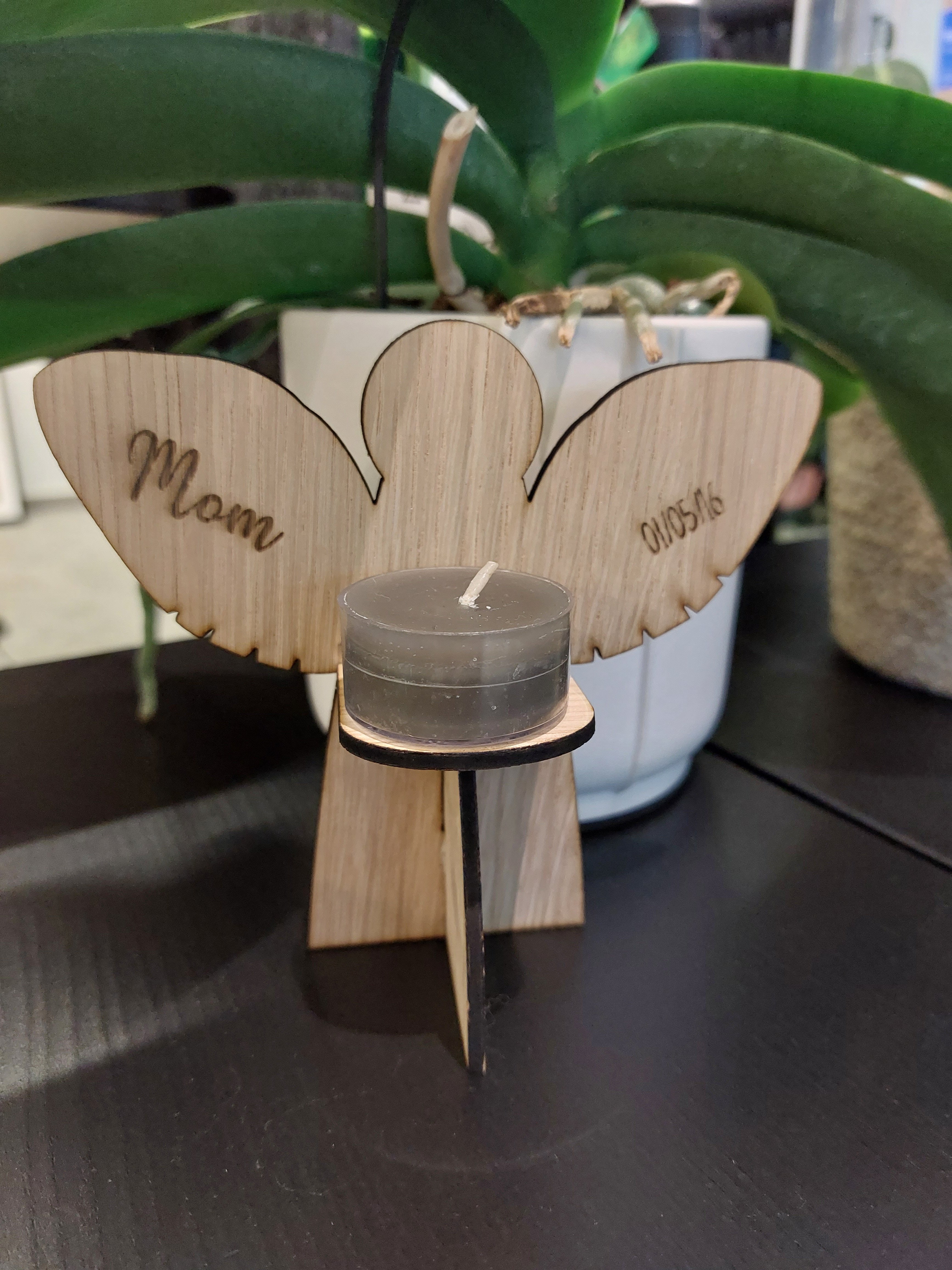 cover image of th tinker Angel Tealight Holder