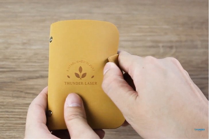 cover image of th tinker Leather Card Holder