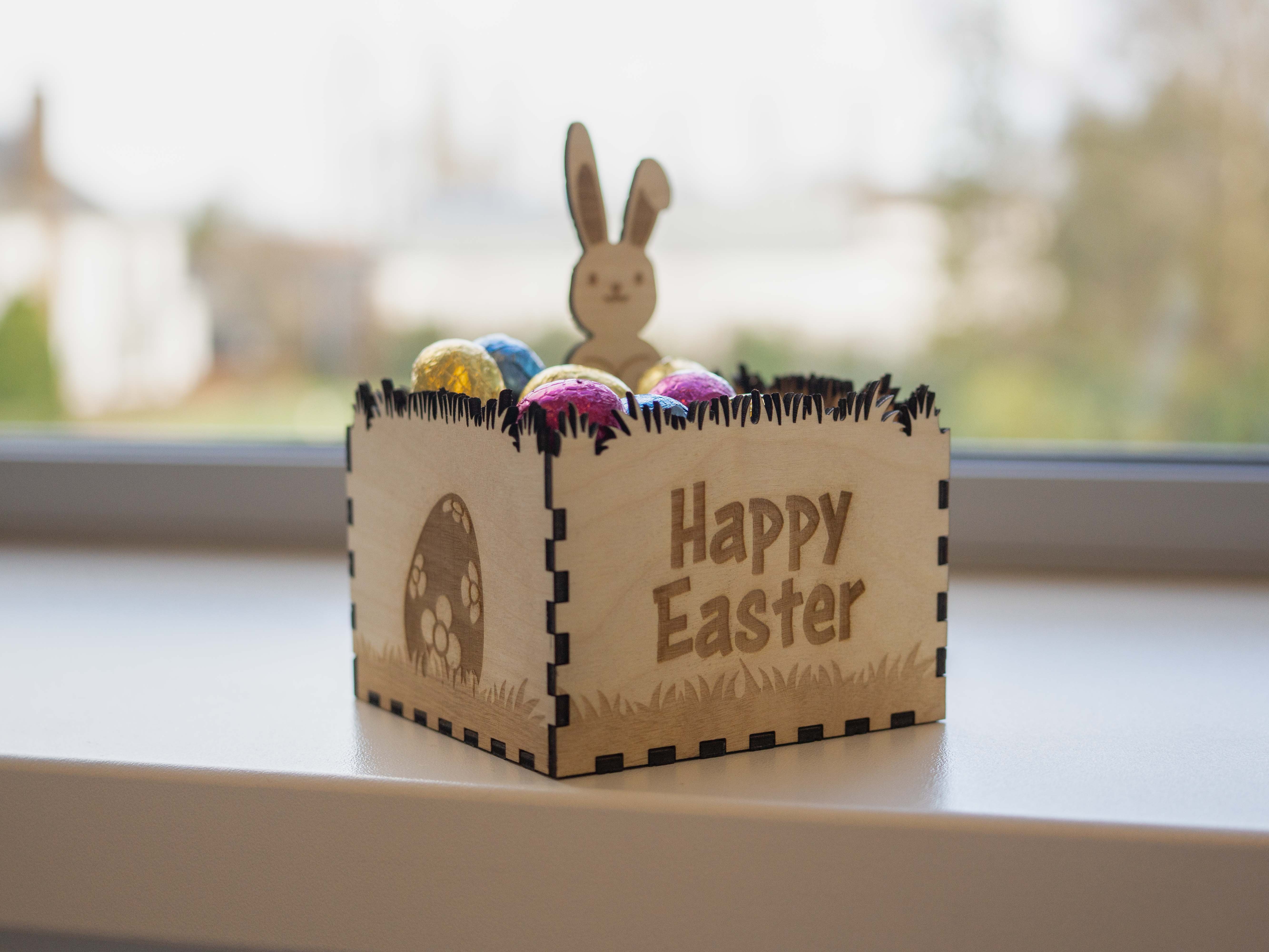 cover image of th tinker Easter themed basket
