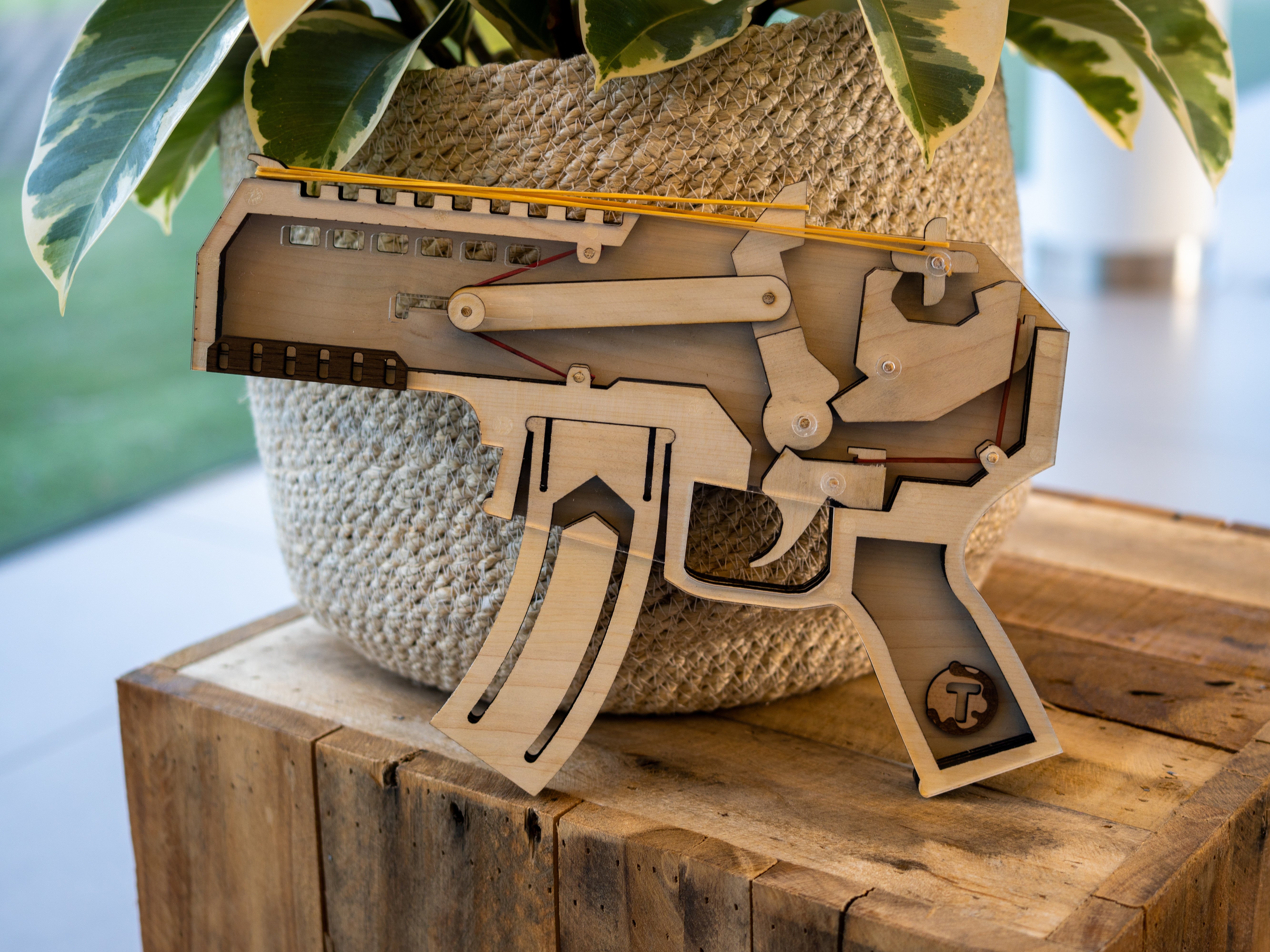 cover image of th tinker Rubberband Gun