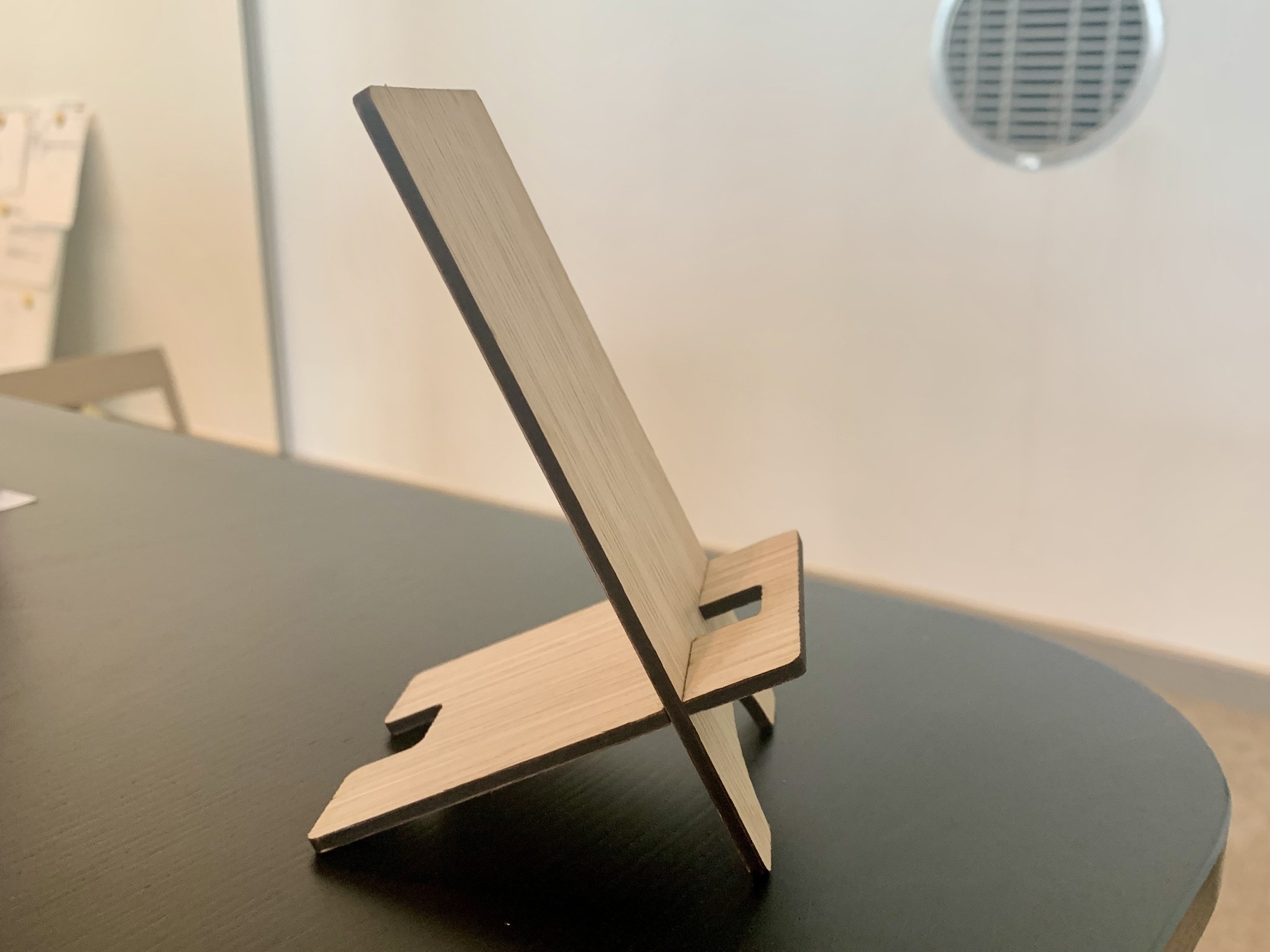 cover image of th tinker Phonestand