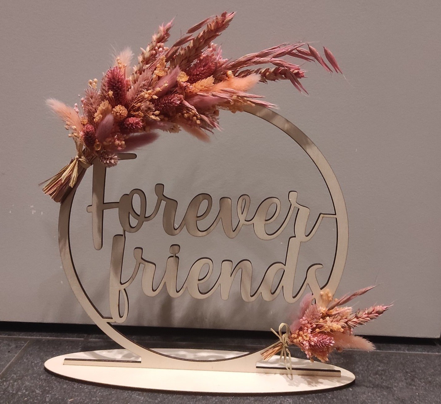 cover image of th tinker Flowerhoop 'Forever Friends'
